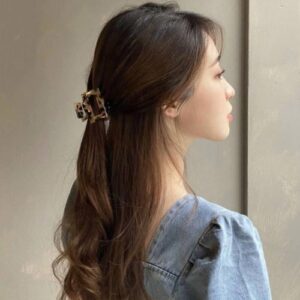 GAIA HAIR CLAW CLIPS HOPPY