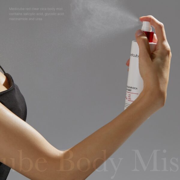 MEDICUBE Red Clear Cica Body Mist - Image 4