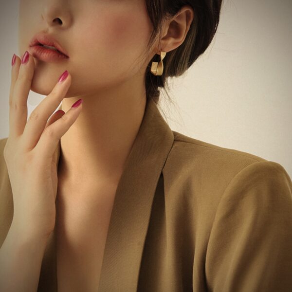 Agnes Golden Earrings - Image 4