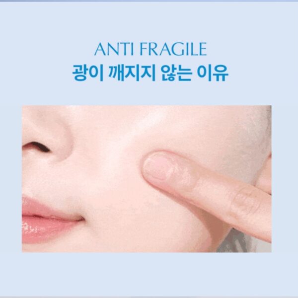 WAKEMAKE Water Glow Coating Cushion SPF50+PA++++ Set [#19 Porcelain ] (+Refill+ 2puffs) - Image 3