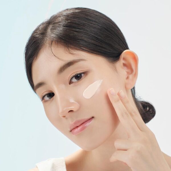 Dr. G Black Snail Glutathione Tone Up Sun SPF50+ PA++++ - Image 5