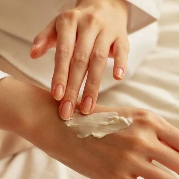 ROUND AROUND The Perfume Hand Cream mini Set - Image 4