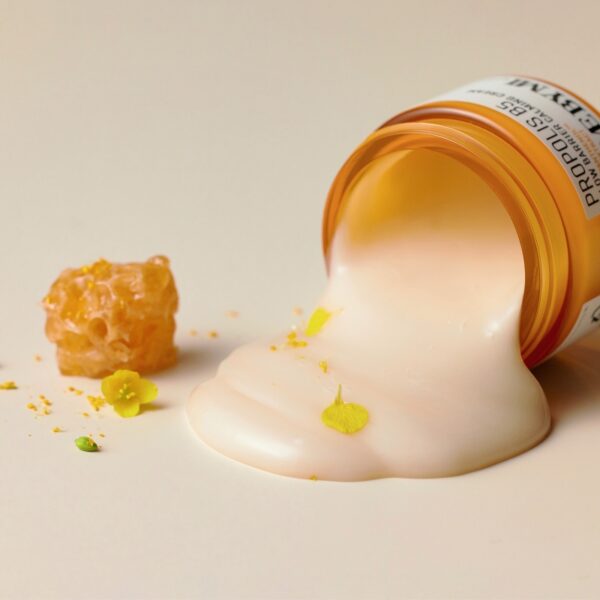 SOME BY MI Propolis B5 Glow Barrier Caliming Cream - Image 2