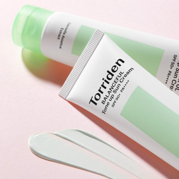 Torriden BALANCEFUL Cica Tone-Up Sun Cream SPF50+ Broad Spectrum - Image 4