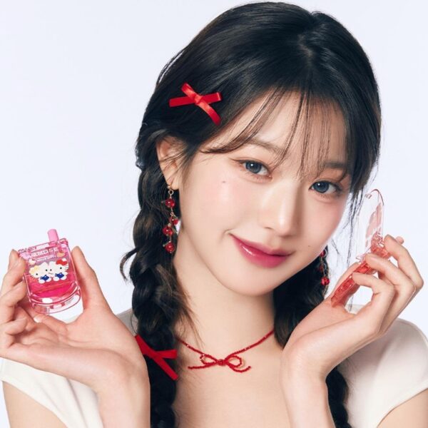 Hello Kitty x AMUSE Healthy Balm Lip&Cheek Phone [#2 Colors] (+Kitty Sticker+Pink Square Mirror) - Image 2