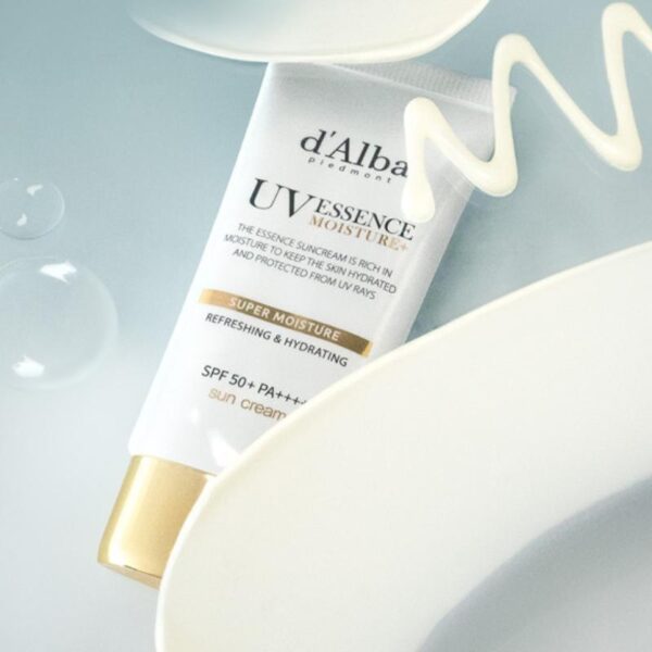d'alba Waterful Essence Super Moisture Sun Cream SPF 50+ PA++++ - Image 2