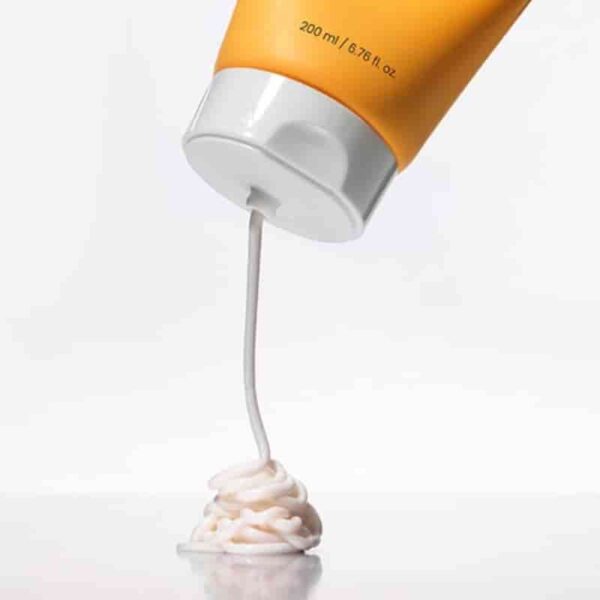 AHC Premier Vita 13 Melting Deep Cleansing Foam - Image 2