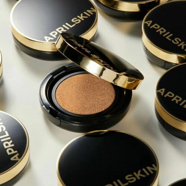 APRILSKIN Magic Snow Cushoin Black 3.0 Set SPF 50+PA+++ [#2 Colors] (+ Refill) - Image 3