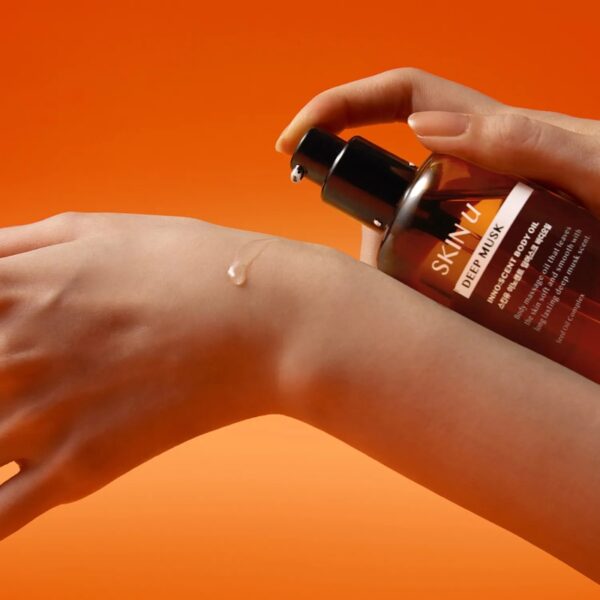 Skin U INNO:SCENT Deep Musk Body Oil 130ml Set (+Body Guasha) - Image 4